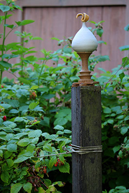Raspberry Trellis Finial